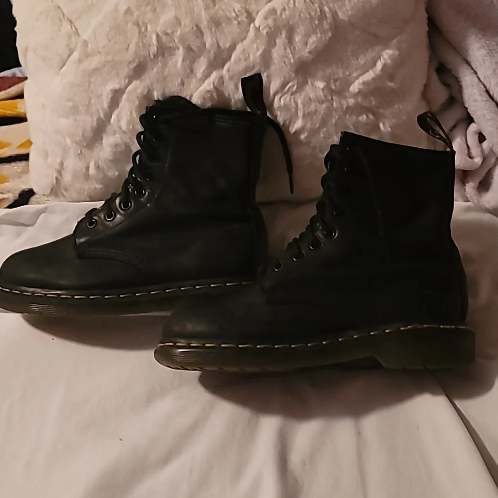 Dr. Martens Doc Marten Black Stomper Boots Punk 8i 1460 Juniors 4 Women's 5 Soft